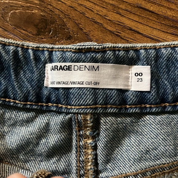 Garage shorts - Picture 3 of 4